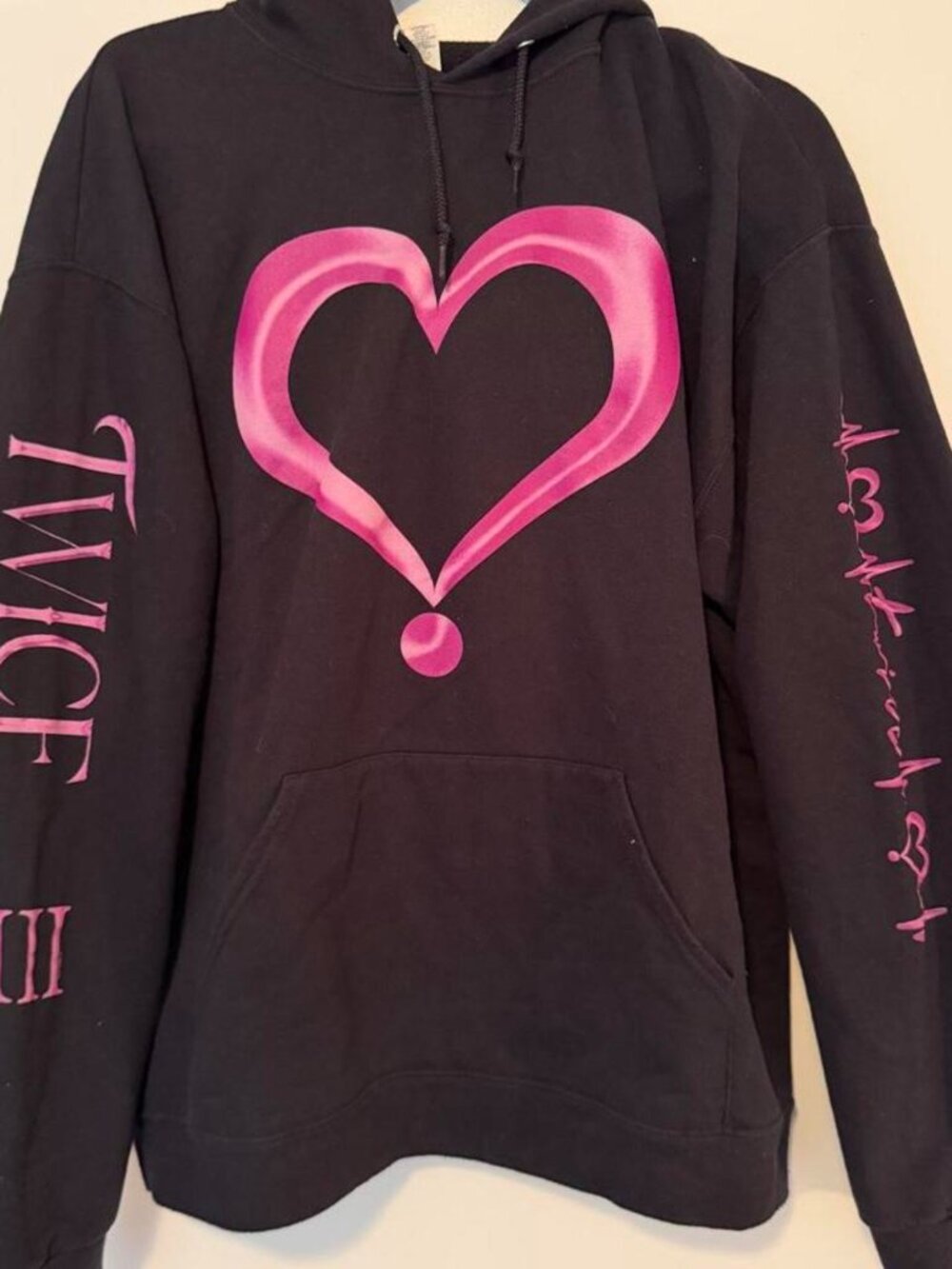 Juice WRLD black hoodie with pink heart graphic, size L
